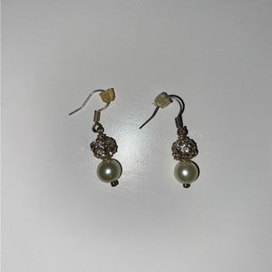 Pearl bead earrings
